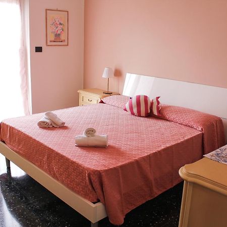 Appartamento Casa Mariuccia - A Due Passi Dal Mare Savona Esterno foto