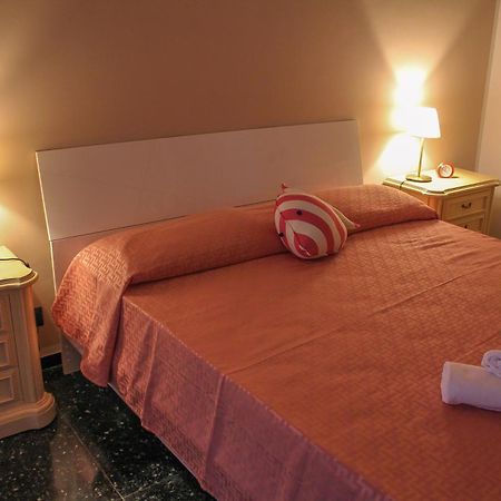 Appartamento Casa Mariuccia - A Due Passi Dal Mare Savona Esterno foto