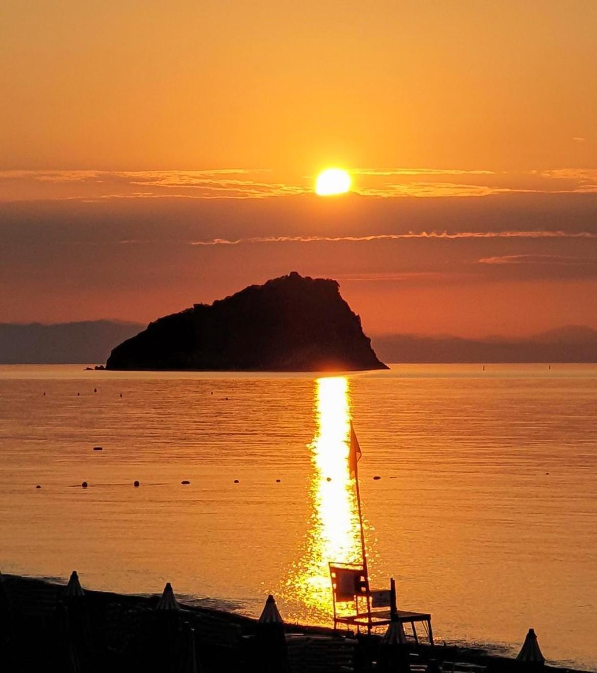 Appartamento Casa Mariuccia - A Due Passi Dal Mare Savona Esterno foto